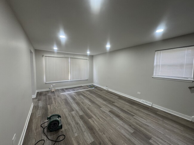 Building Photo - 13958 Betty Ln
