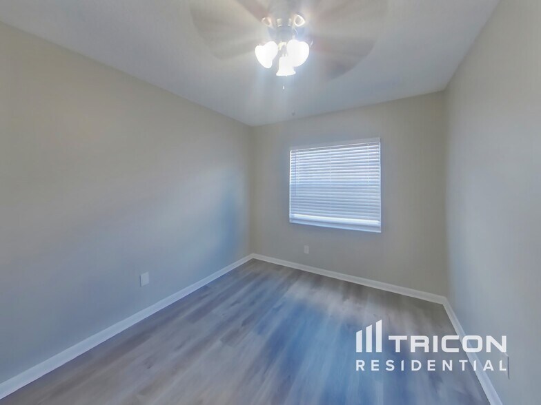 Building Photo - 320 Laxton Ln