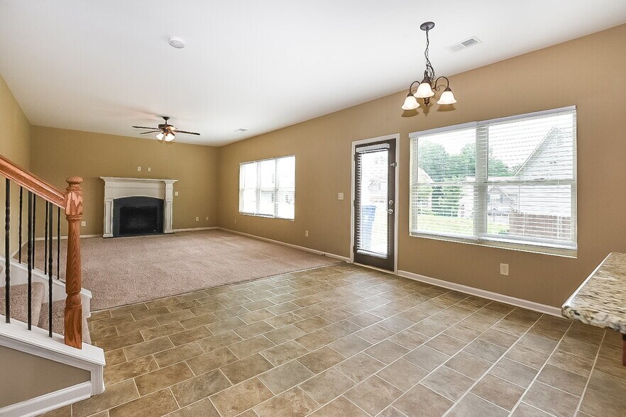 Building Photo - 3523 Walking Stick Way NE