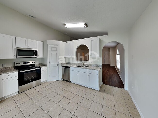 Building Photo - 7740 Harbor Lake Dr