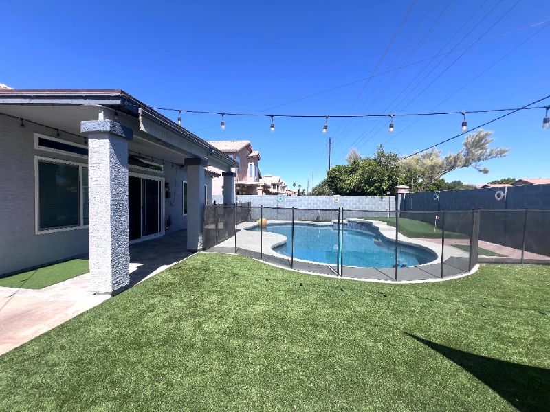 Building Photo - 1501 E Princeton Ave