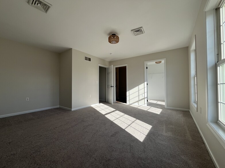 Building Photo - 112 W S St