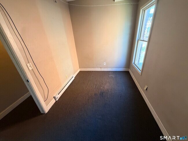 Building Photo - 51 Seyms St