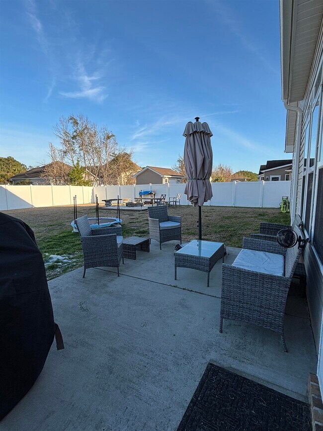 Building Photo - 343 Camrose Wy