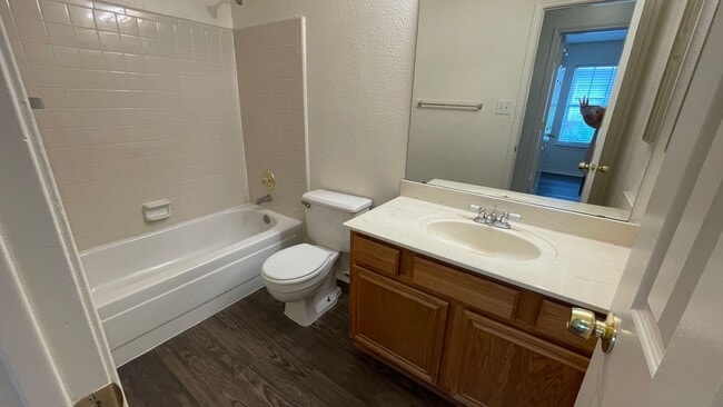 Building Photo - Nice Single Story in Waterford Oaks-Cedar Hill