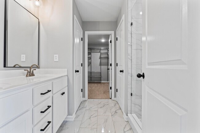 Building Photo - 2681 Rockaway Pl
