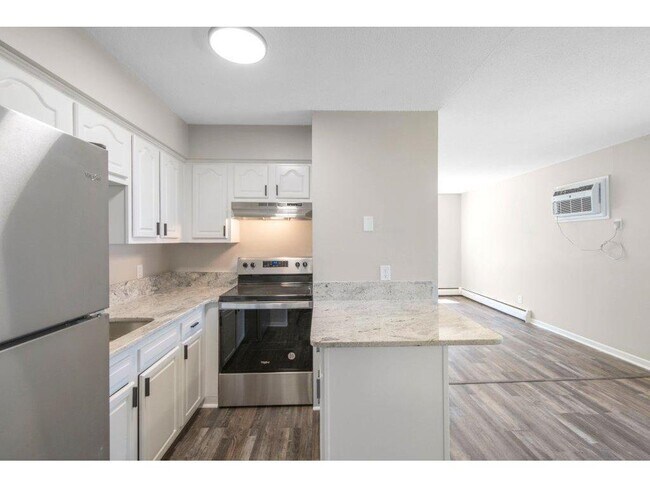 Building Photo - Beautiful remodeled 2 Bed Apartment in Mou...
