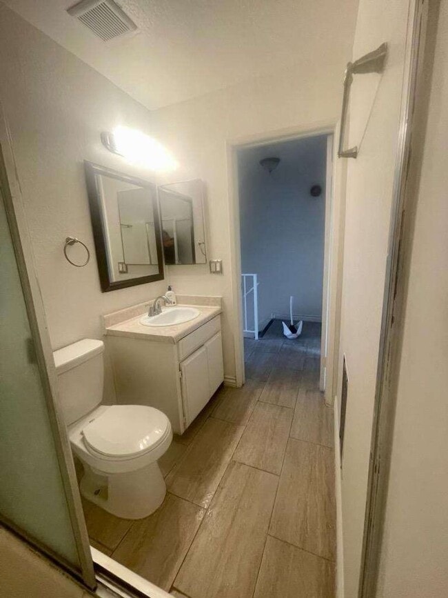 Building Photo - 16046 Wyandotte St