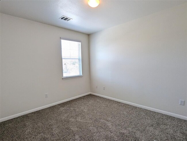 Building Photo - 13400 Briarwick Dr