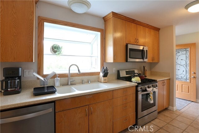 Building Photo - 6548 Sequoia Dr
