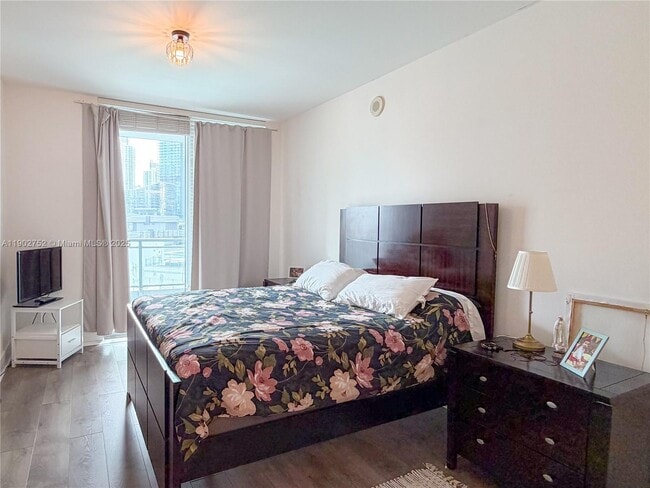 Building Photo - 90 SW 3rd St