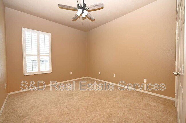 Building Photo - 2618 High Ridge Dr