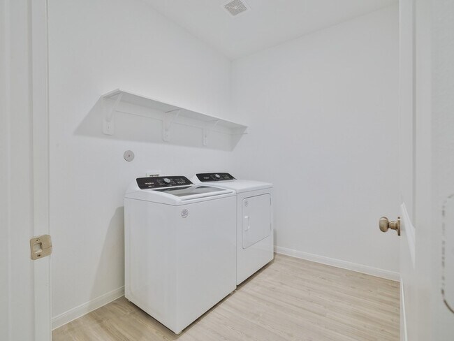 Building Photo - 14984 Rustic Moon Rd