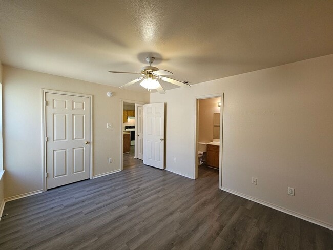 Building Photo - 3407 Toledo Dr