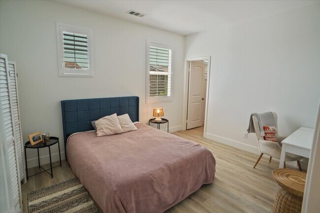 Building Photo - For Lease: Stunning Modern Pool Home in th...