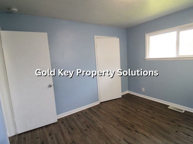 Building Photo - 3 BR 1 BA House in the Meadowbrook Area (S...
