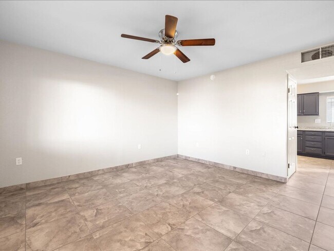 Building Photo - 2 Bedroom 1 Bathroom -ALL Brand New Appliances!