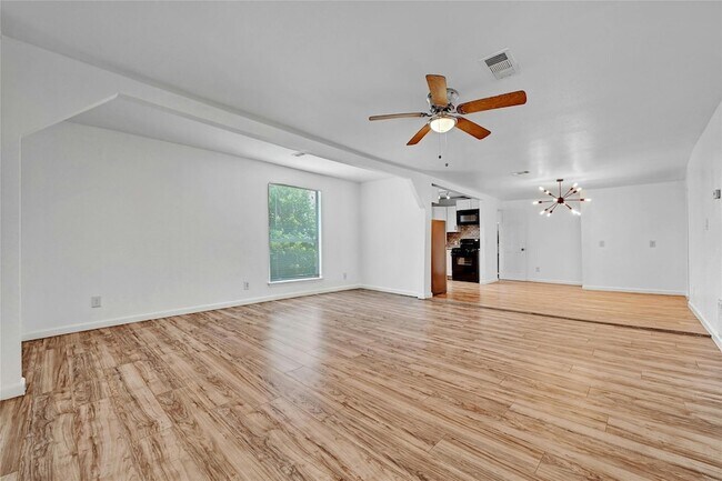 Building Photo - 1200 Walnut Ave