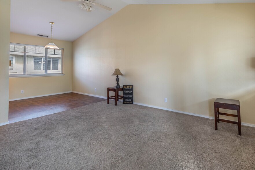 Building Photo - 509 State St