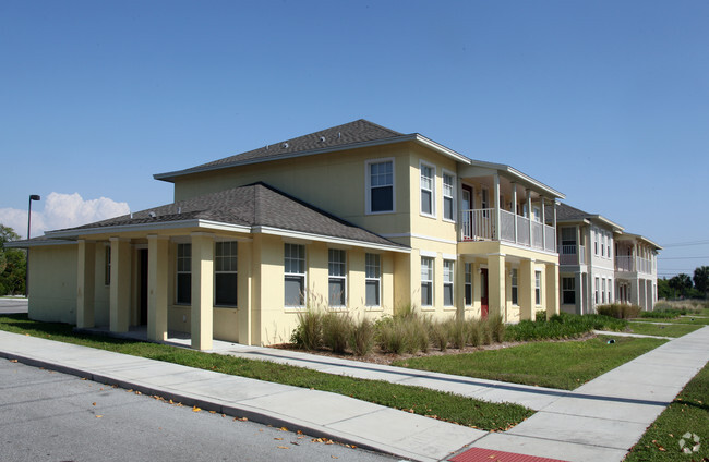 Building Photo - Bradenton Village II