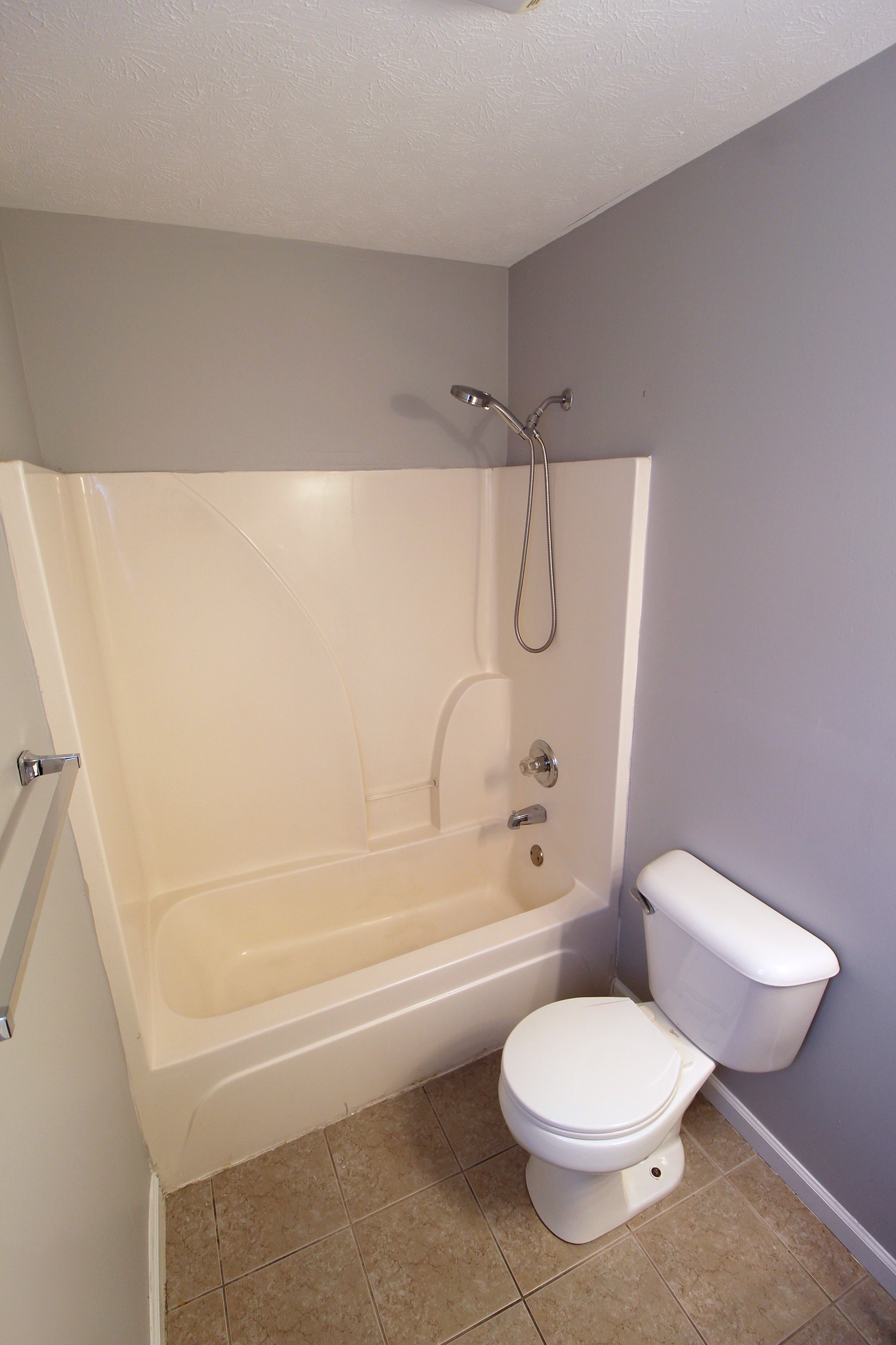 Building Photo - 561 Hampton Way