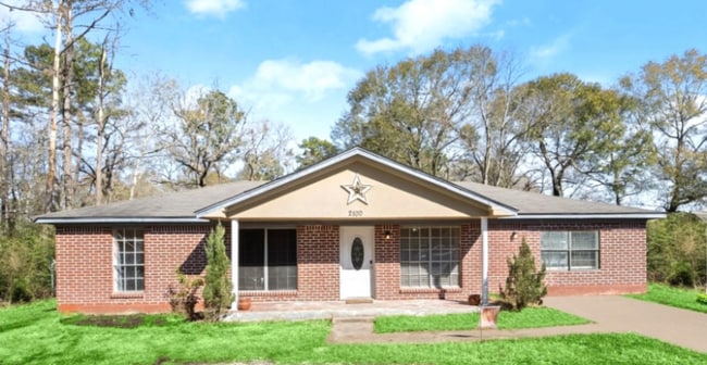 Building Photo - 2100 Hill Top Ct