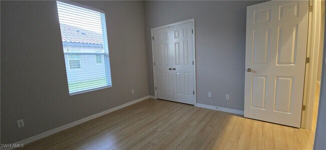 Building Photo - 2086 Grove Dr