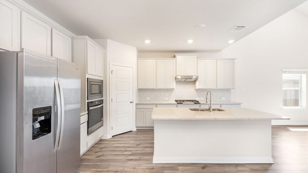 Building Photo - 10226 Juniper Oaks