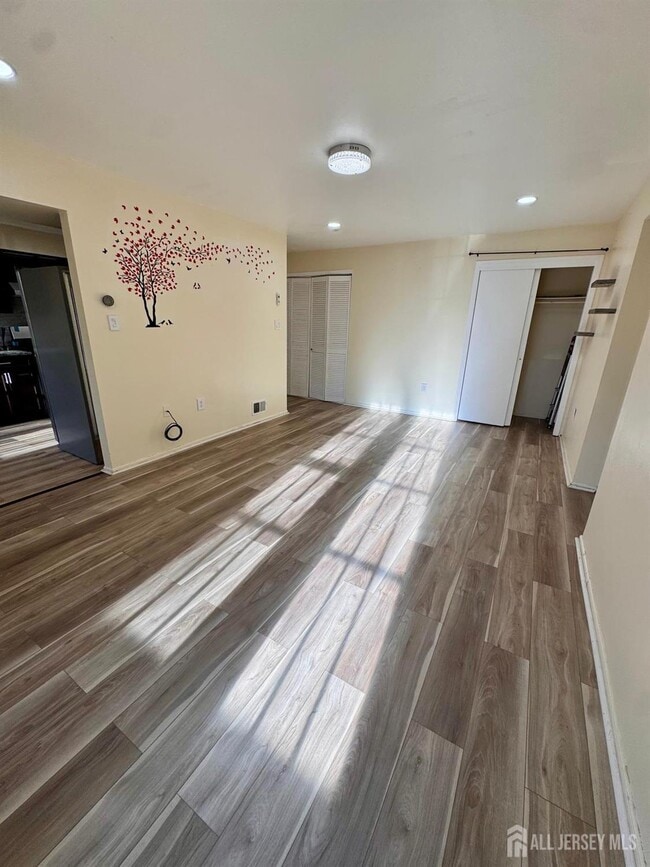 Building Photo - 1202 Green Hollow Dr