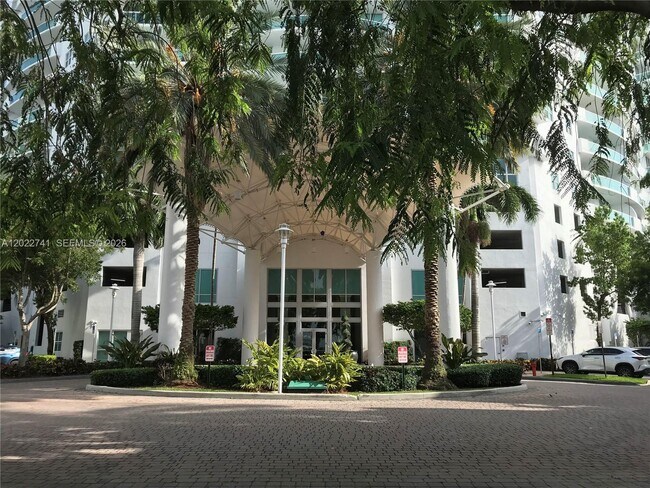 Building Photo - 7900 Harbor Island Dr