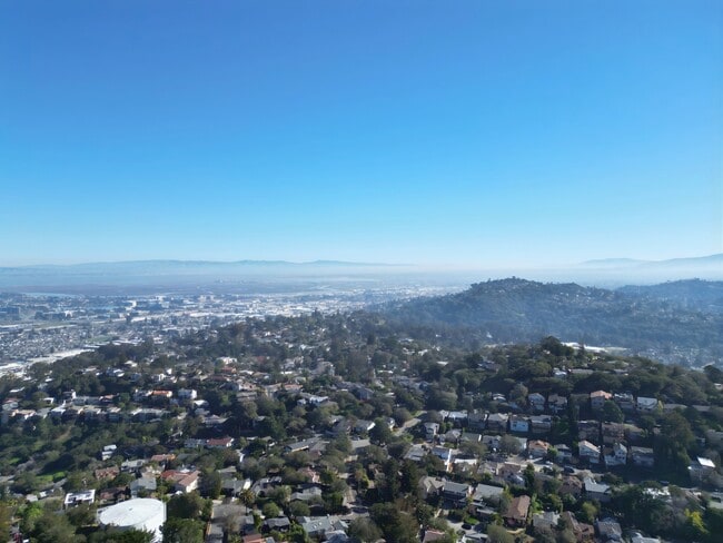 Building Photo - 2005 Monroe Ave