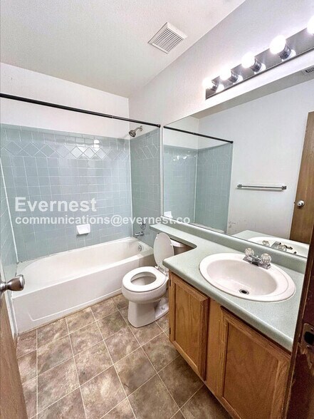 Building Photo - 663 Seawell Dr