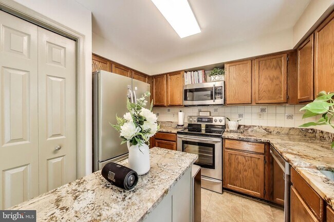 Building Photo - 13630 Cedar Creek Ln