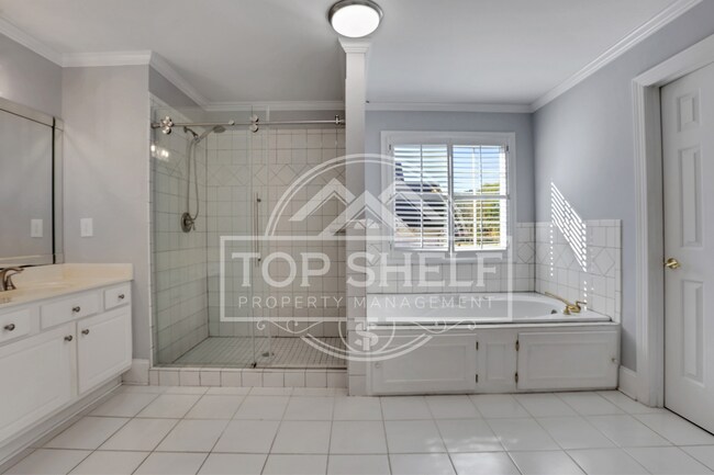 Building Photo - 127 Tara Blvd