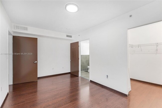 Building Photo - 435 21st St