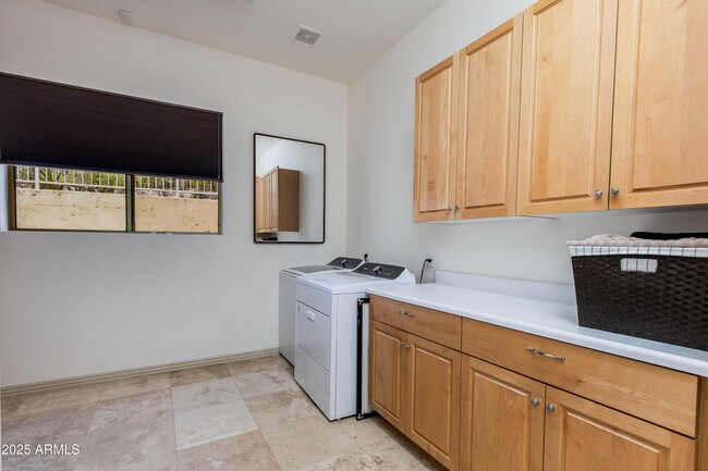 Building Photo - 6038 N 44th St