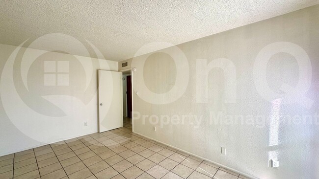 Building Photo - 2662 N 43rd Ave