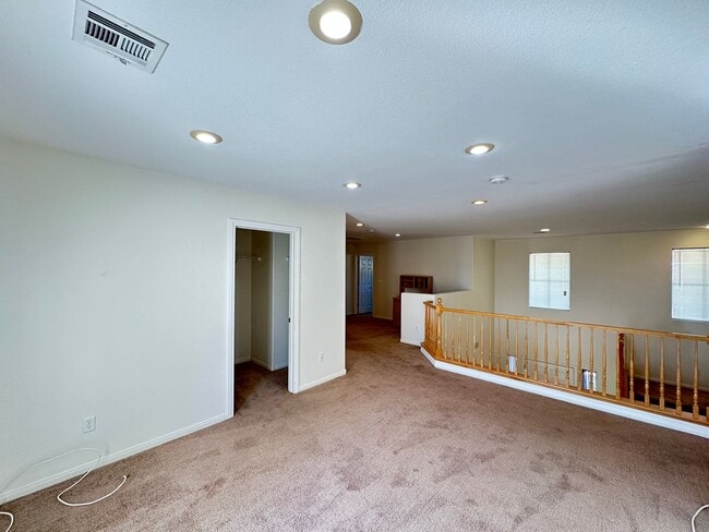 Building Photo - CHEYENNE HUALAPAI-UNIT 4A