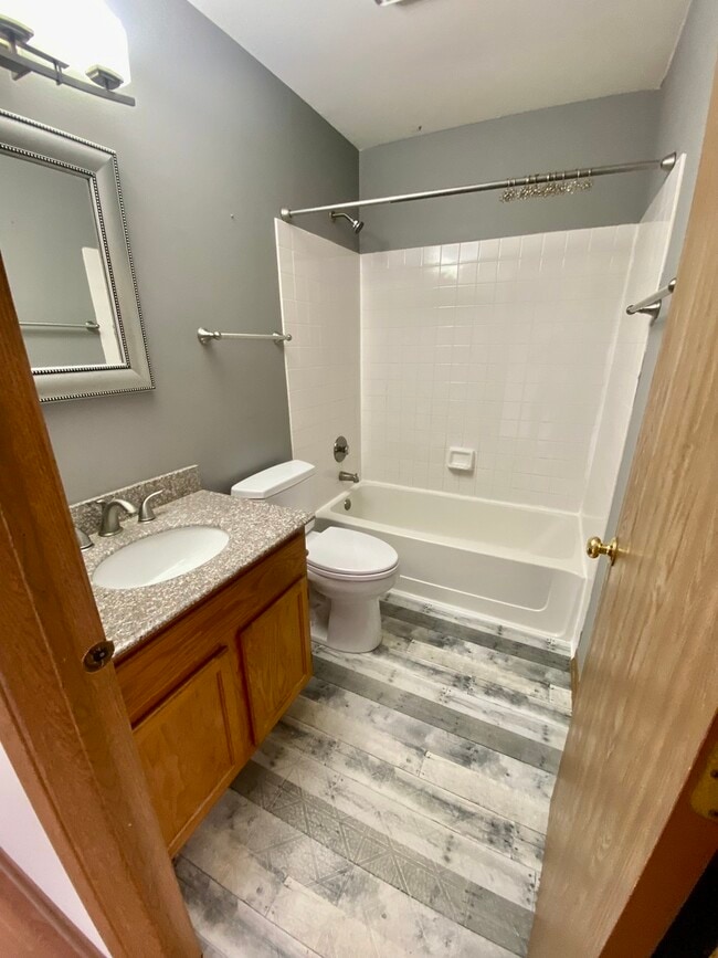 Building Photo - 399 Glen Byrn Ct