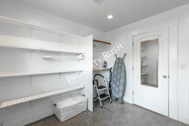 Building Photo - 1308 Dry Valley Rd