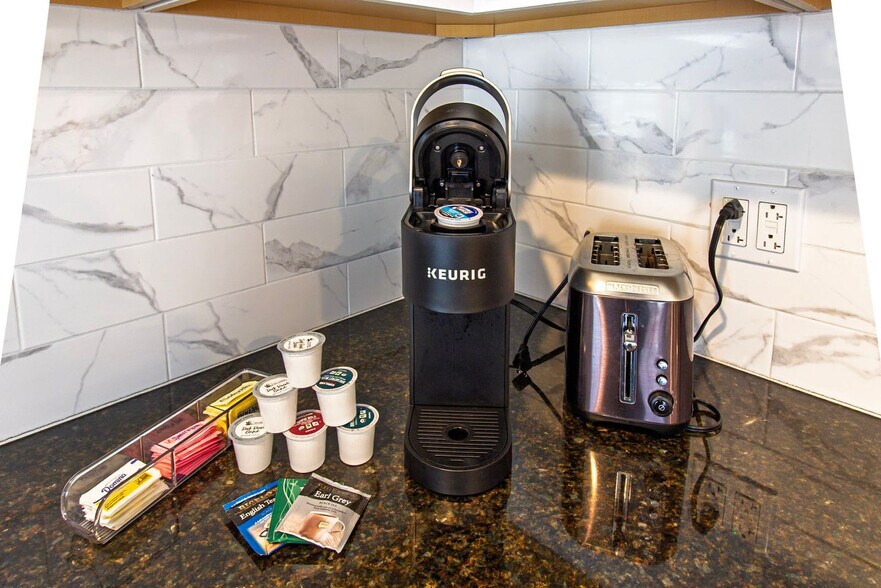 Building Photo - 717 Lancaster Ave