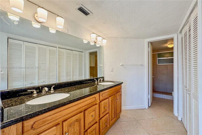 Building Photo - 7410 SW 82nd St