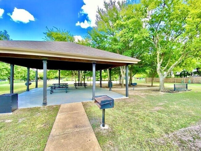 Building Photo - 1837 Bonham Ln