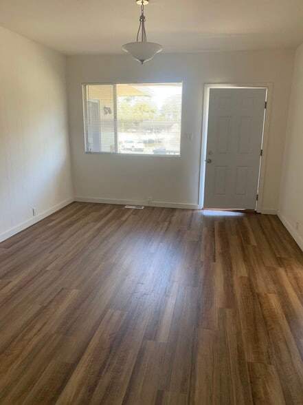 Building Photo - 526 Camino El Estero
