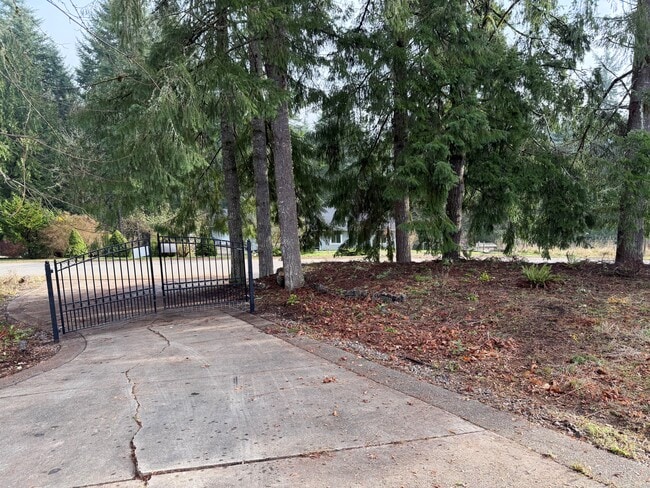 Building Photo - 184 Capitol Ridge Rd