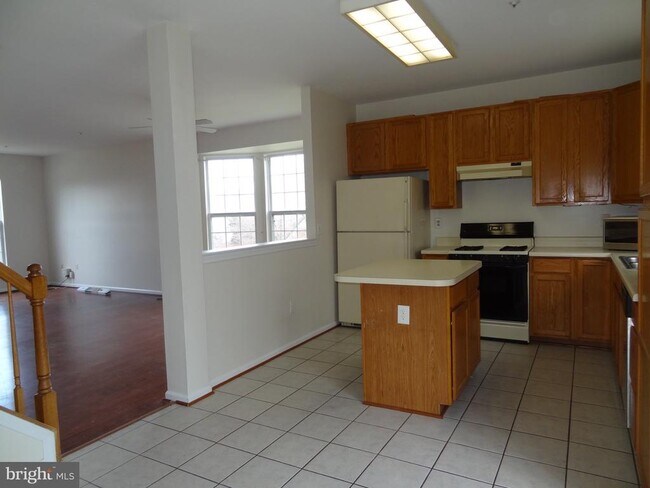 Building Photo - 836 Knob Ct