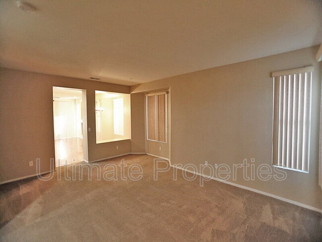 Building Photo - 8865 N 66th Dr