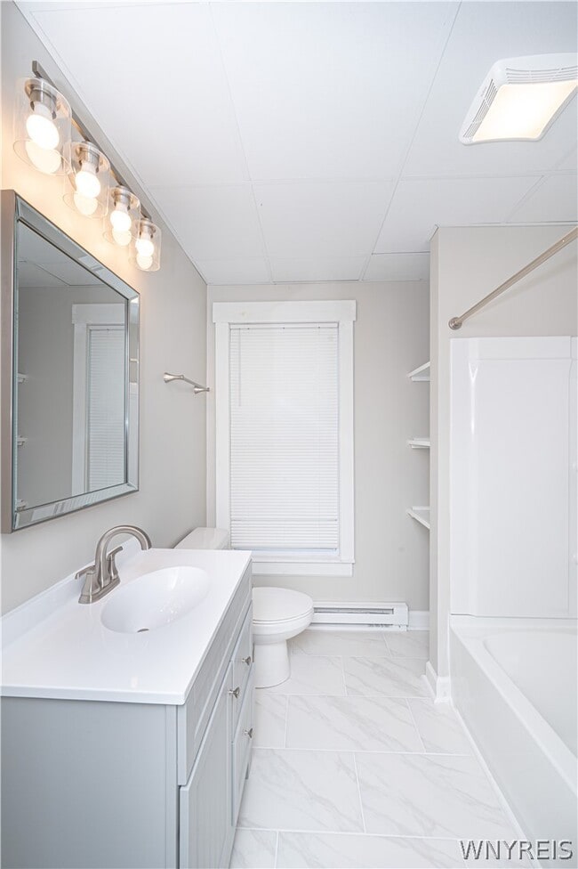 Building Photo - 2148 Main St