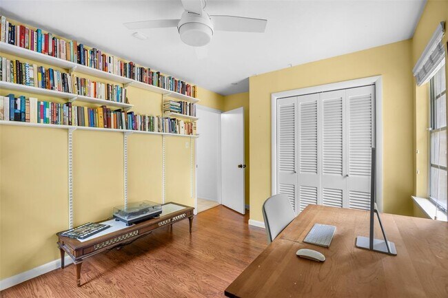 Building Photo - 6713 Haney Dr