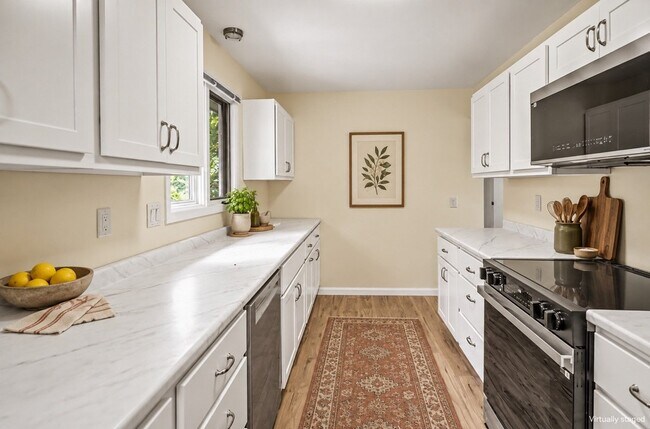 Building Photo - 6506 Tottenham Rd